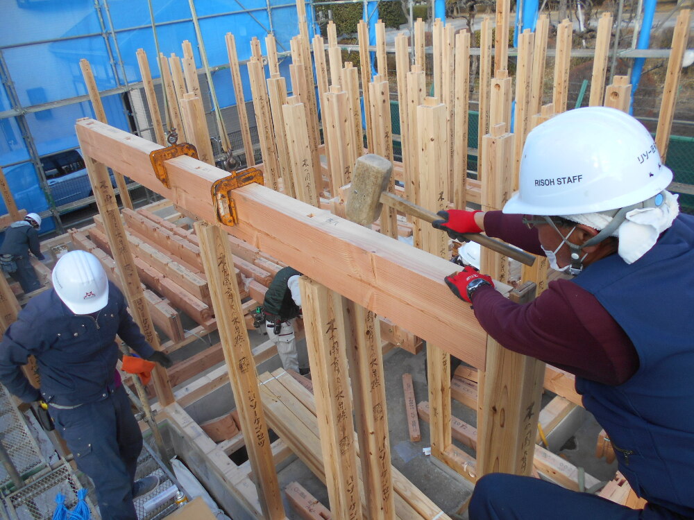 木工事　上棟　建て方　化粧梁