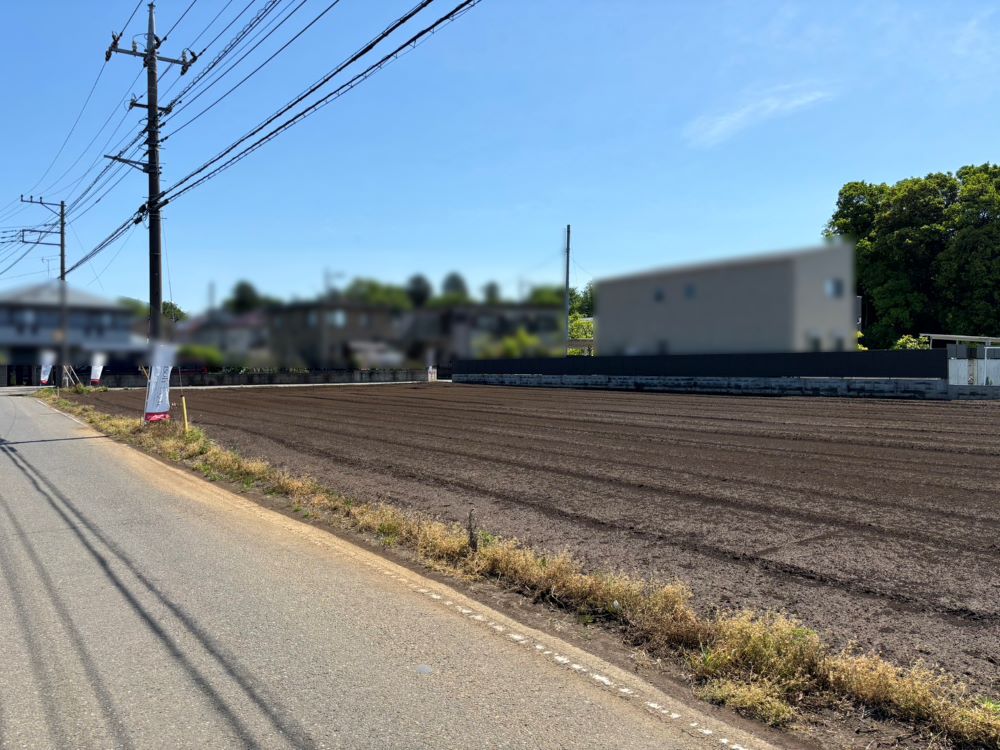 春日部市内牧土地前面道路