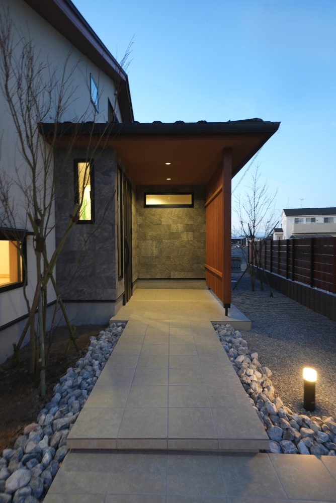 注文住宅夜の外観