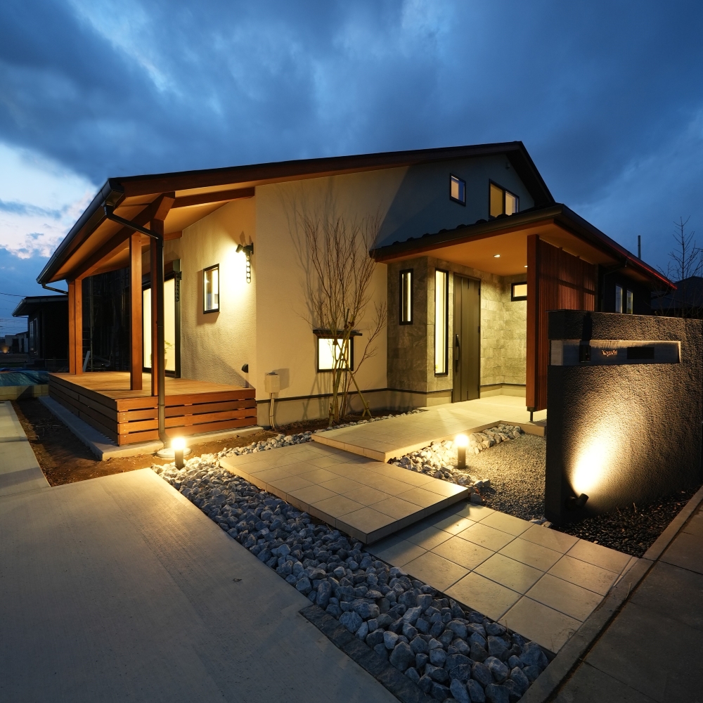 注文住宅 夜の外観