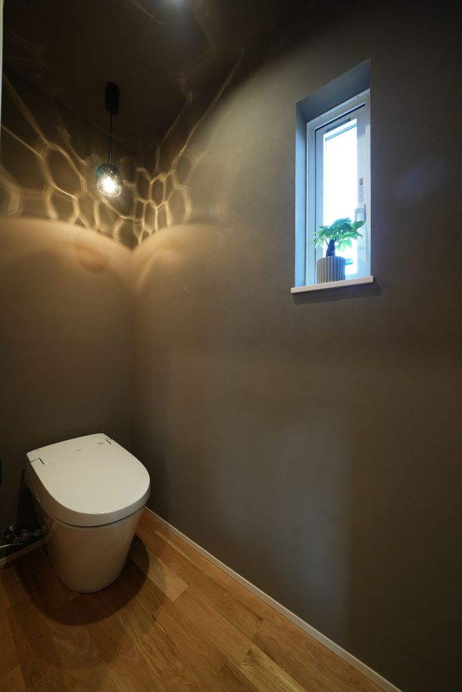 照明をこだわったトイレ