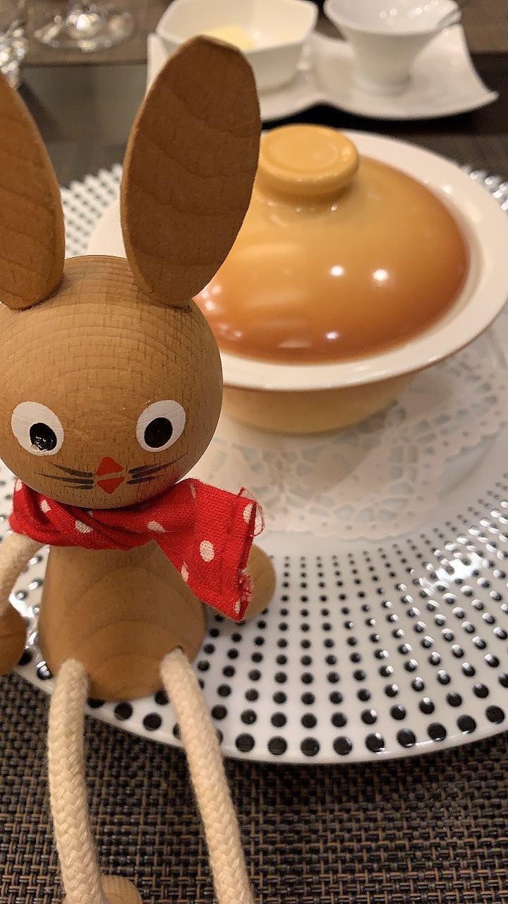 木製のうさぎの置物