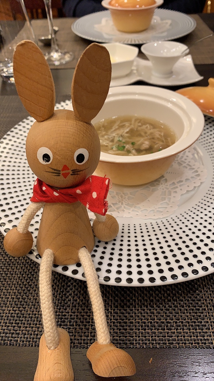 木製のうさぎの置物
