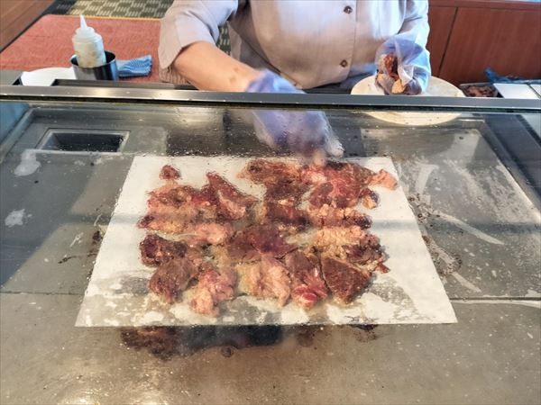 焼きたてのステーキ