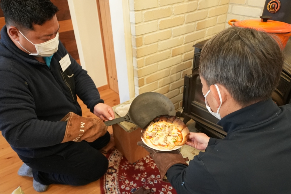 ピザの焼き上がり