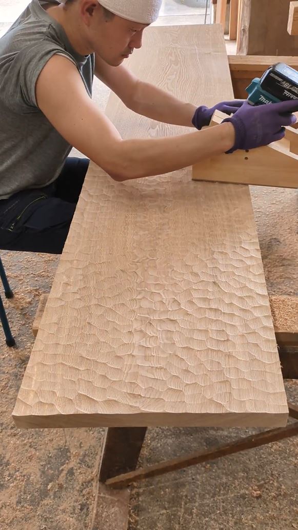 スプーンカット、なぐり加工