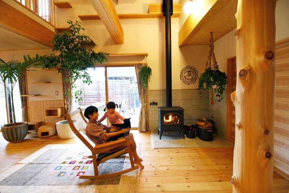 薪ストーブを導入した注文住宅