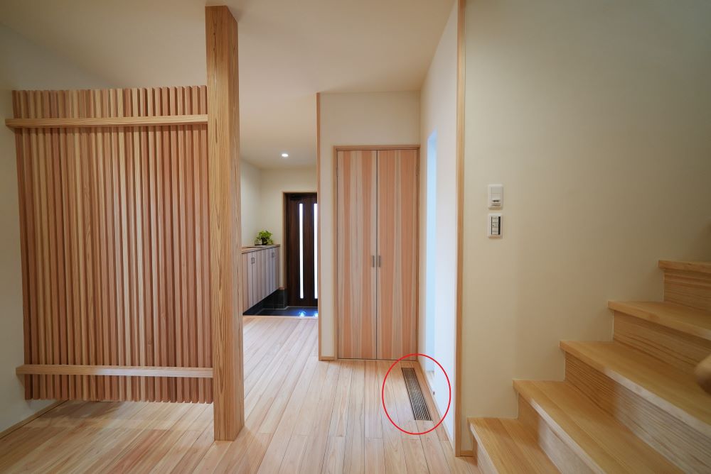 床下エアコンのガラリ