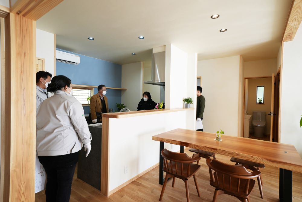 キッチン中心の回遊動線