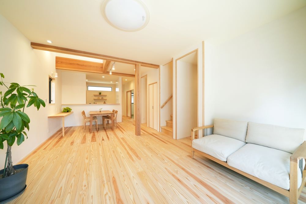 20.5帖のリビング 無添加無垢の家