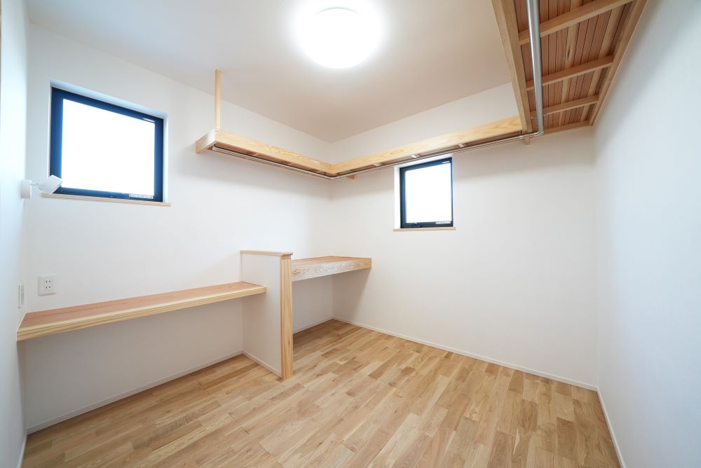 書斎兼ウォークインクローゼット