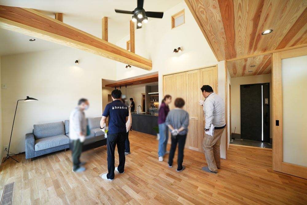 自然素材に包まれる注文住宅